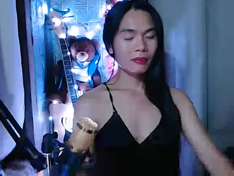 Snapshot of small_13 chatting on March 17, 2026, 4:43 pm small 13 online show from March 17, 2026, 4:43 pm