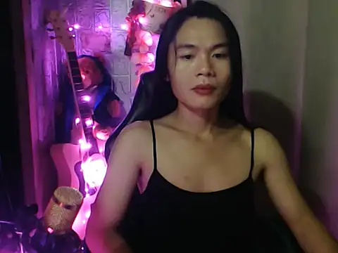 Snapshot of small_13 chatting on April 7, 2026, 8:10 pm small 13 online show from April 7, 2026, 8:10 pm