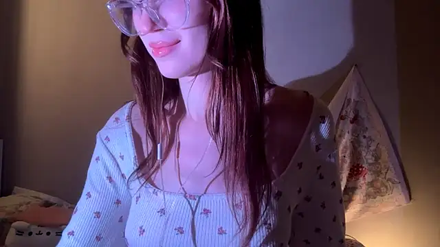 holly sinner  online show from April 10, 2026, 10:17 pm