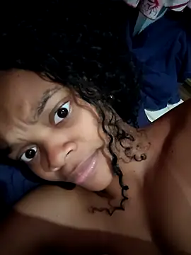 marialuiza2027 online show from April 22, 2026, 4:58 pm