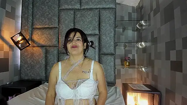 Snapshot of ivannia_Lawrence chatting on March 21, 2026, 6:45 pm ivannia Lawrence online show from March 21, 2026, 6:45 pm