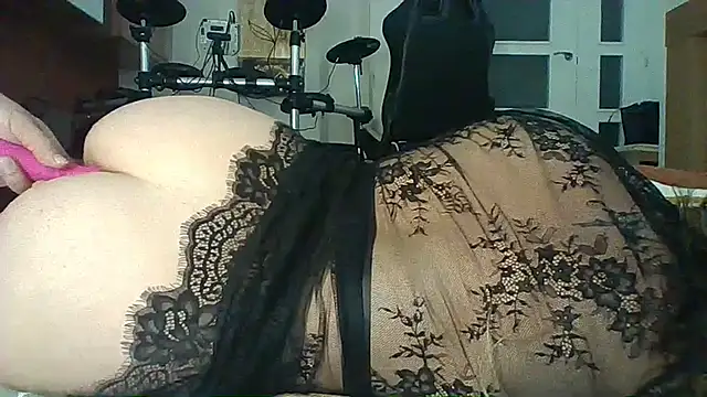 DanteYJuri online show from April 4, 2026, 4:30 am