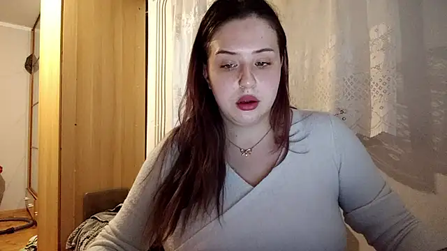 LolaSeduce online show from April 13, 2026, 5:17 pm