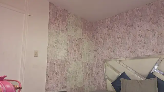 Snapshot of april_summer_ chatting on March 18, 2026, 8:32 pm april summer online show from March 18, 2026, 8:32 pm