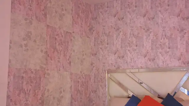 Snapshot of april_summer_ chatting on April 1, 2026, 8:50 pm april summer online show from April 1, 2026, 8:50 pm