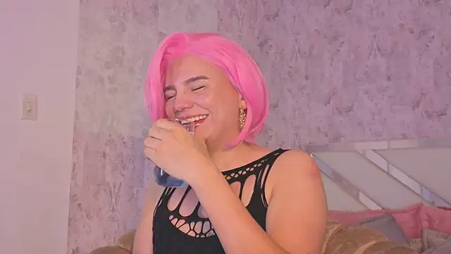 Snapshot of april_summer_ chatting on April 9, 2026, 9:10 pm april summer online show from April 9, 2026, 9:10 pm