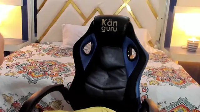 Snapshot of justkarlitaa chatting on April 10, 2026, 1:45 am justkarlitaa online show from April 10, 2026, 1:45 am