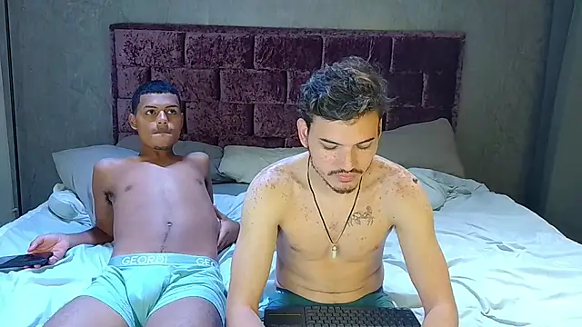 Snapshot of The_Penthouse_boys chatting on April 16, 2026, 1:28 am The Penthouse boys online show from April 16, 2026, 1:28 am