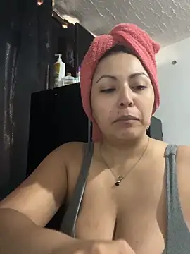 Snapshot of karlyprintt chatting on June 4, 2026, 2:33 pm karlyprintt online show from June 4, 2026, 2:33 pm