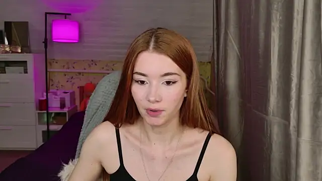 Snapshot of Lunavira chatting on May 22, 2026, 7:01 pm Lunavira online show from May 22, 2026, 7:01 pm