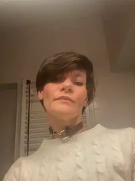 DtPORNBITCH online show from April 6, 2026, 11:28 pm