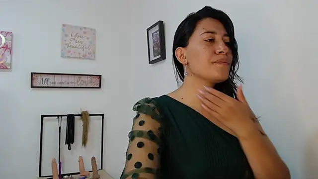 violeta scott online show from April 15, 2026, 2:32 pm