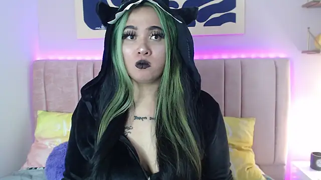 Snapshot of Liliith_Zeniith chatting on April 15, 2026, 8:42 pm Liliith Zeniith online show from April 15, 2026, 8:42 pm