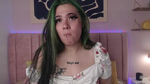 Snapshot of Liliith_Zeniith chatting on March 28, 2026, 8:10 pm Liliith Zeniith online show from March 28, 2026, 8:10 pm