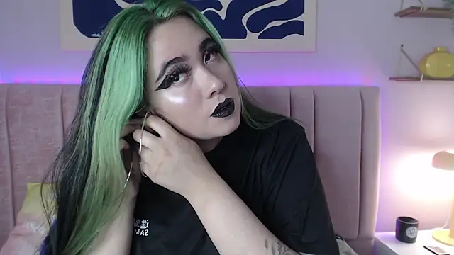 Snapshot of Liliith_Zeniith chatting on April 10, 2026, 5:42 pm Liliith Zeniith online show from April 10, 2026, 5:42 pm