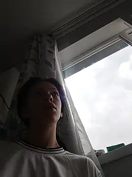 DeeaFoxy online show from April 12, 2026, 10:51 am