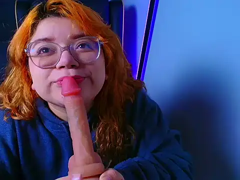 Snapshot of alli_ chatting on May 16, 2026, 11:04 pm alli online show from May 16, 2026, 11:04 pm