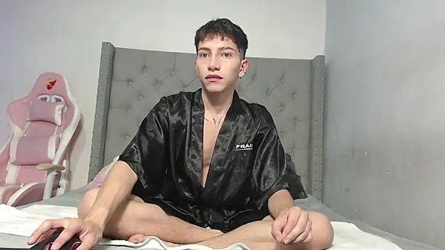 Snapshot of tiam_muller_fenix chatting on April 2, 2026, 8:04 pm tiam muller fenix online show from April 2, 2026, 8:04 pm