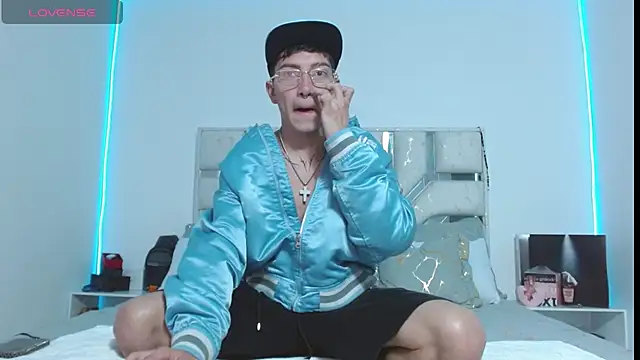 Snapshot of tiam_muller_fenix chatting on April 12, 2026, 4:54 pm tiam muller fenix online show from April 12, 2026, 4:54 pm