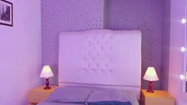 EmmaCame online show from April 14, 2026, 11:21 pm