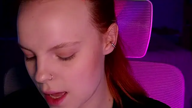 mollybossy online show from March 29, 2026, 12:12 am