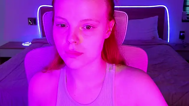 mollybossy online show from March 21, 2026, 12:01 am