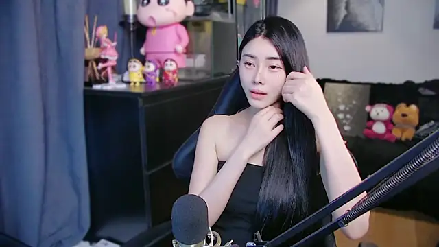 XiaoYuBao- online show from April 6, 2026, 2:18 am