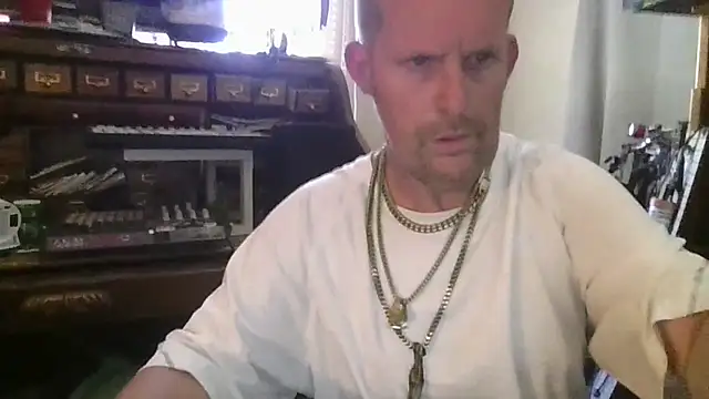 strokingjoe14585 online show from April 17, 2026, 8:00 pm