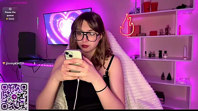 Olivia 132 online show from April 15, 2026, 2:54 pm