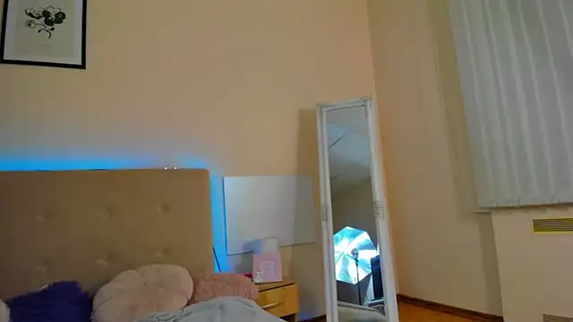 MelanieCuty online show from June 28, 2026, 5:36 am