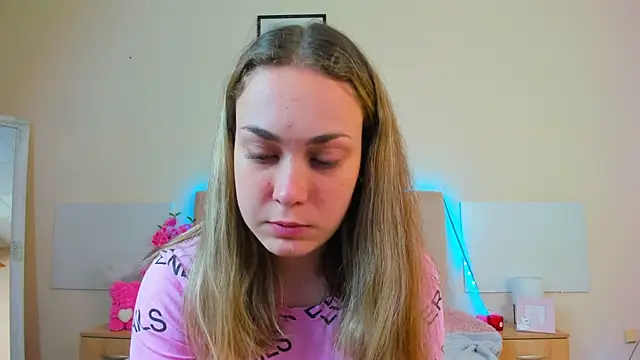 MelanieCuty online show from July 10, 2026, 5:40 am