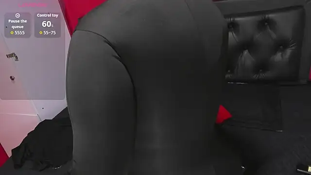 Abbyhilton  online show from April 17, 2026, 5:54 am