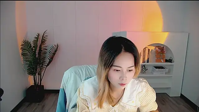 zhoulan-bb online show from March 24, 2026, 2:33 am