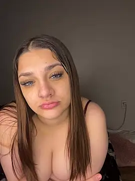 treasurebabii online show from May 18, 2026, 7:24 am