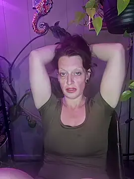 Snapshot of PurpleBunnyxo chatting on June 18, 2026, 4:55 am PurpleBunnyxo online show from June 18, 2026, 4:55 am