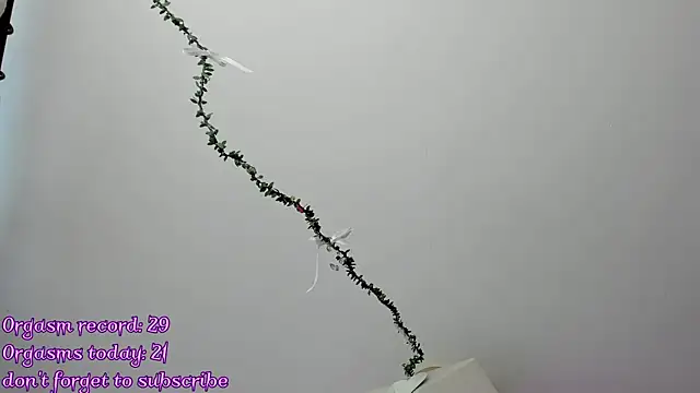 RileyNymph online show from May 14, 2026, 6:10 am