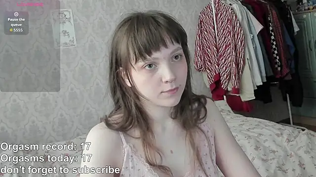 RileyNymph online show from April 14, 2026, 3:22 am