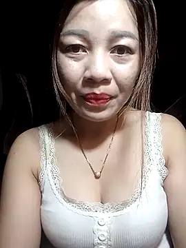 Yiyi102300 online show from March 29, 2026, 2:19 pm