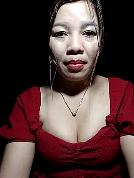 Yiyi102300 online show from March 24, 2026, 12:38 pm