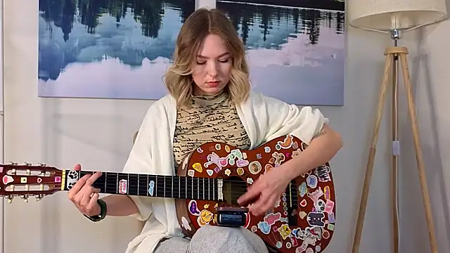 DottyTaliaferro online show from March 18, 2026, 8:17 am