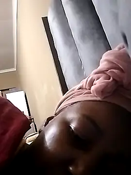 Prettylicou online show from March 28, 2026, 1:39 am