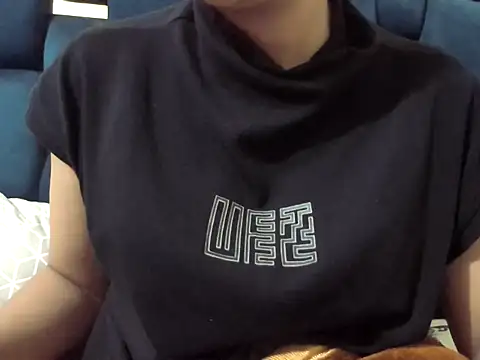 Snapshot of Aradya_ chatting on April 6, 2026, 4:52 pm Aradya online show from April 6, 2026, 4:52 pm