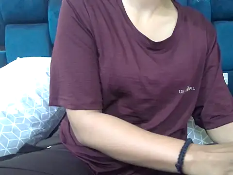 Snapshot of Aradya_ chatting on April 15, 2026, 7:40 pm Aradya online show from April 15, 2026, 7:40 pm