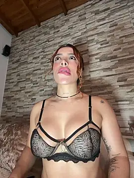 CiaraMorettii online show from May 13, 2026, 2:51 am