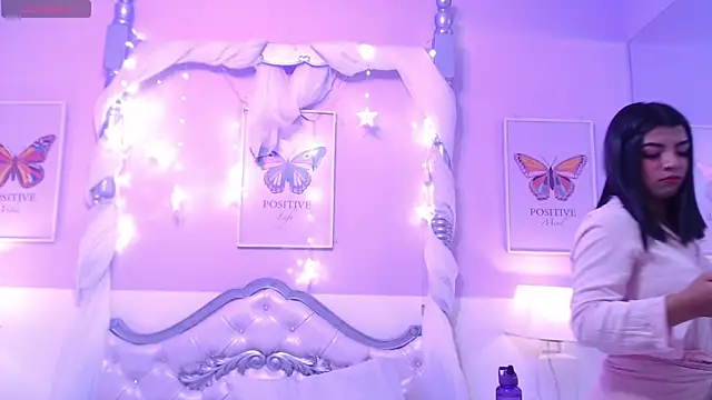 Snapshot of AlinaMorris chatting on March 25, 2026, 4:01 am AlinaMorris online show from March 25, 2026, 4:01 am