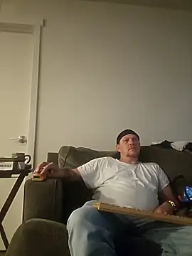 Snapshot of yourMasterisBored chatting on March 18, 2026, 1:46 pm yourMasterisBored online show from March 18, 2026, 1:46 pm