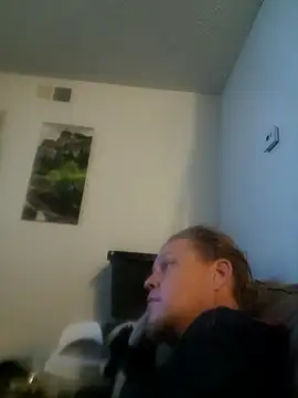 Snapshot of yourMasterisBored chatting on June 25, 2026, 5:12 am yourMasterisBored online show from June 25, 2026, 5:12 am