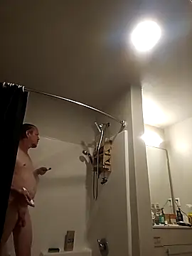 Snapshot of yourMasterisBored chatting on April 13, 2026, 2:21 pm yourMasterisBored online show from April 13, 2026, 2:21 pm