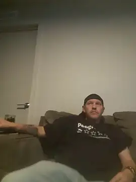 Snapshot of yourMasterisBored chatting on April 6, 2026, 1:45 am yourMasterisBored online show from April 6, 2026, 1:45 am