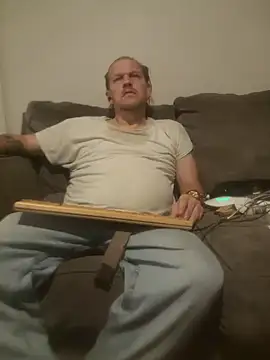 Snapshot of yourMasterisBored chatting on March 25, 2026, 4:01 am yourMasterisBored online show from March 25, 2026, 4:01 am